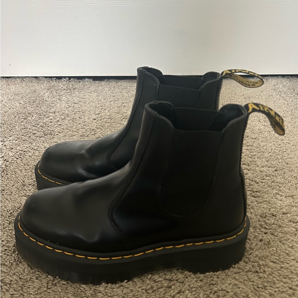 Doc Martens Chelsea boots